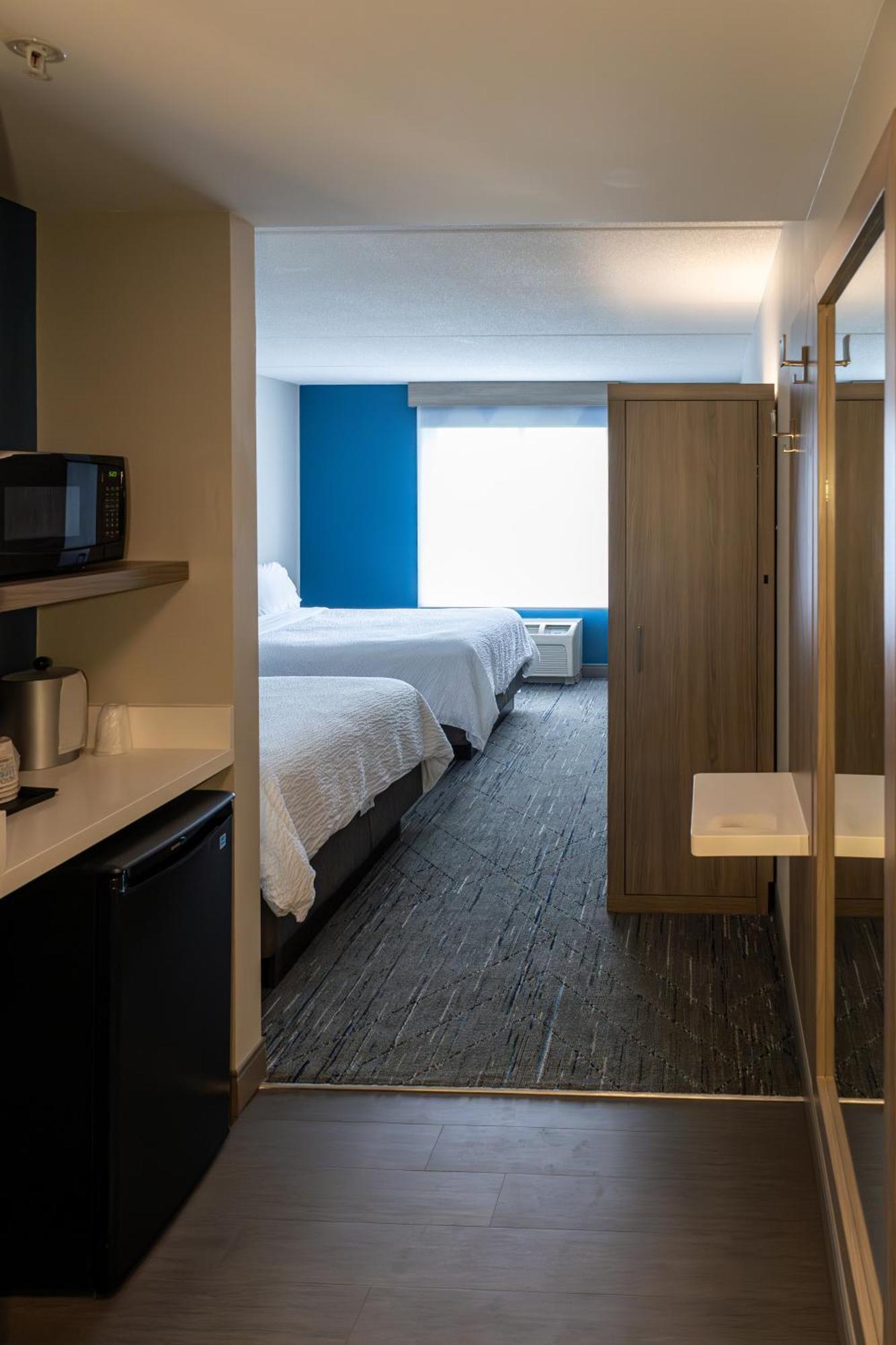 Holiday Inn Express Hotel & Suites Brockville By Ihg Exterior photo