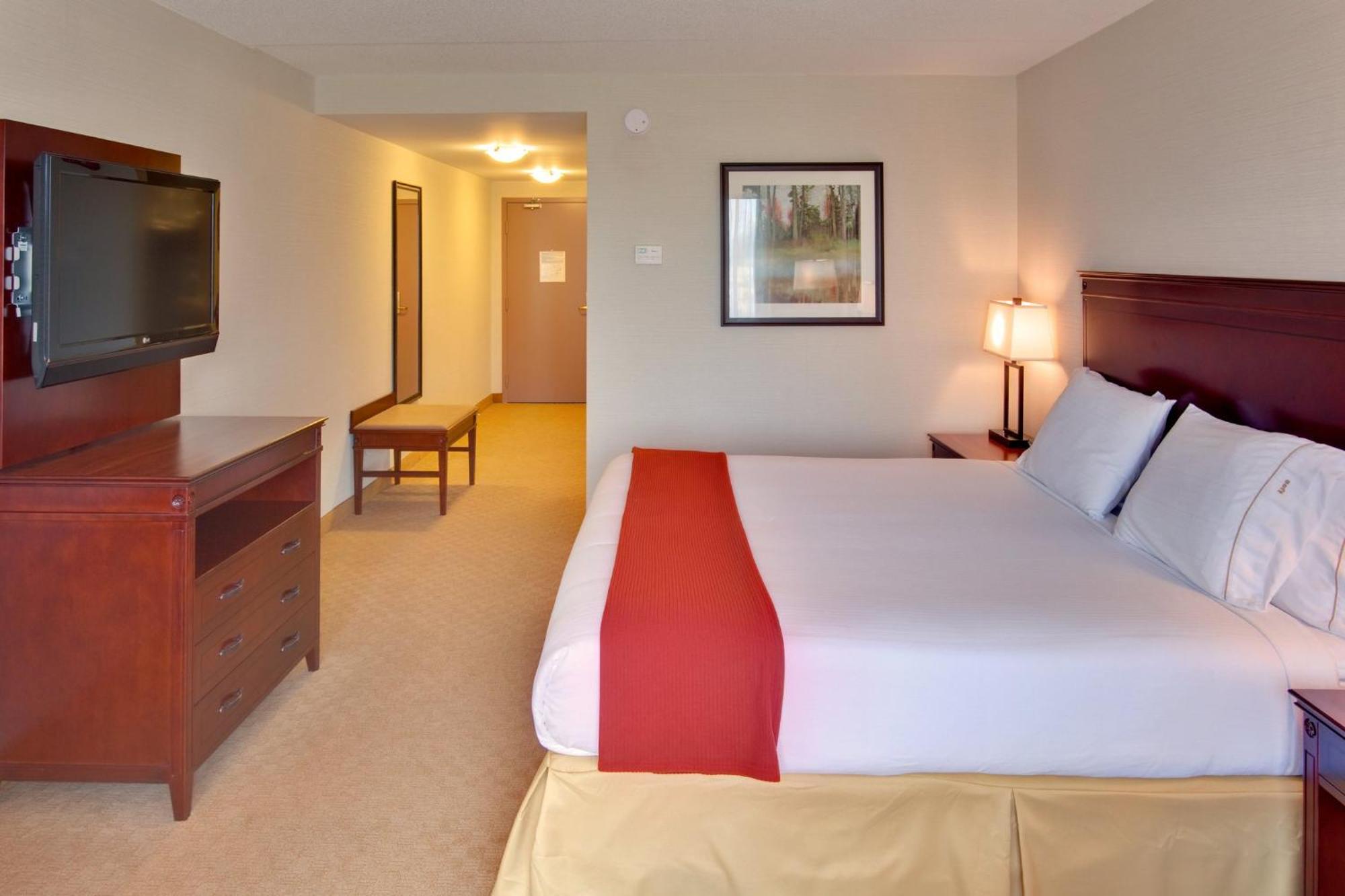 Holiday Inn Express Hotel & Suites Brockville By Ihg Exterior photo