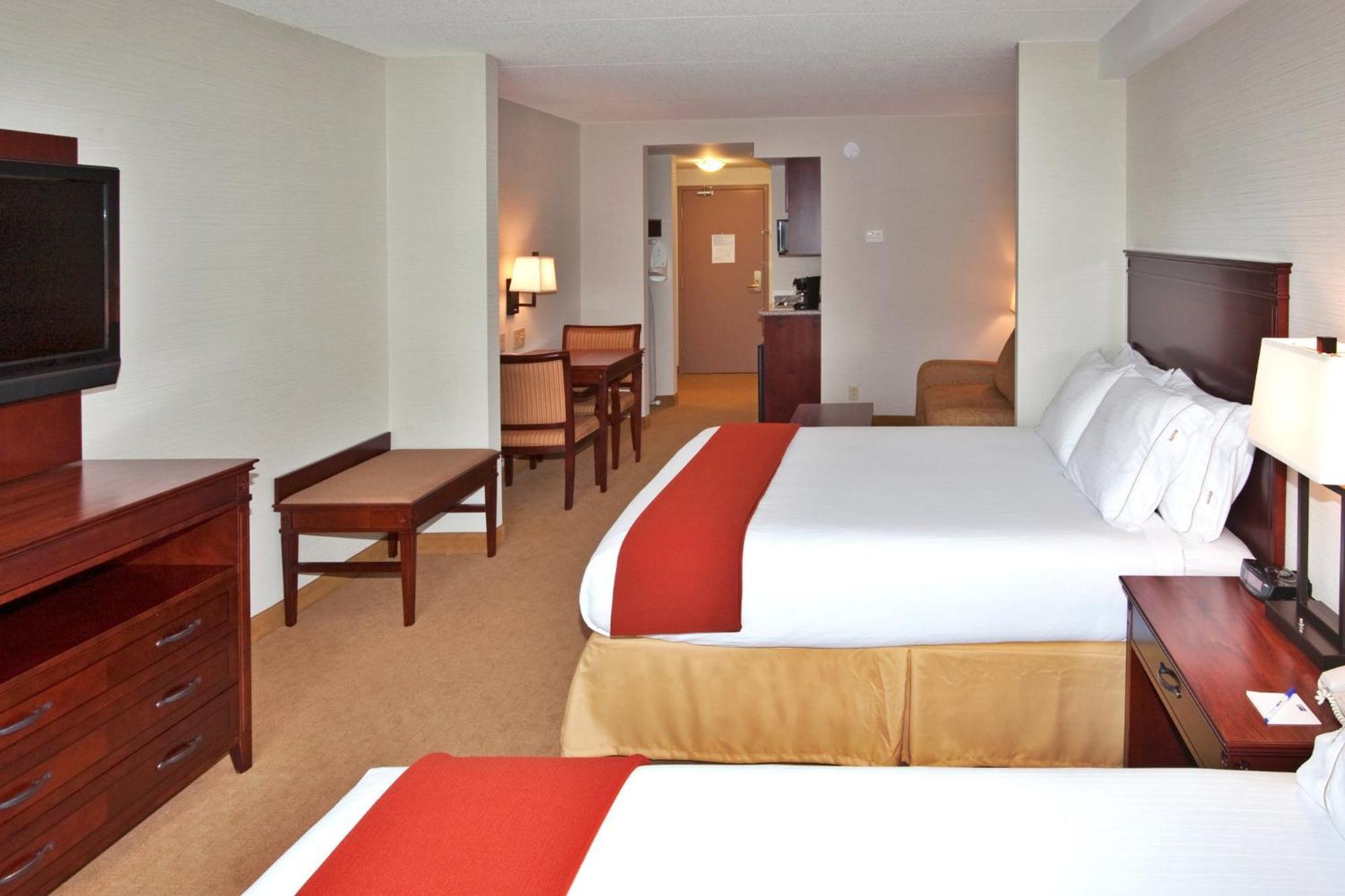 Holiday Inn Express Hotel & Suites Brockville By Ihg Exterior photo