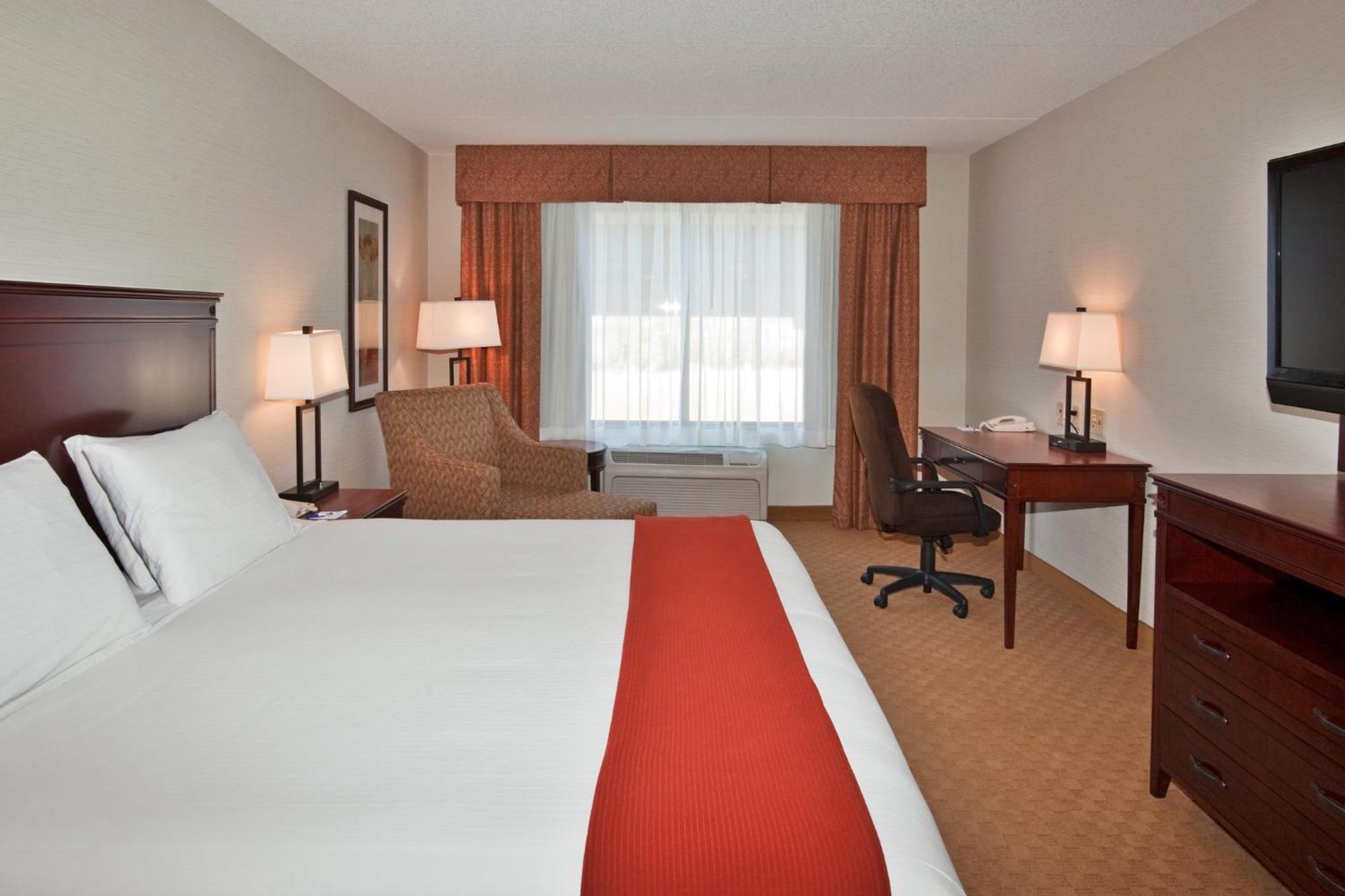 Holiday Inn Express Hotel & Suites Brockville By Ihg Exterior photo