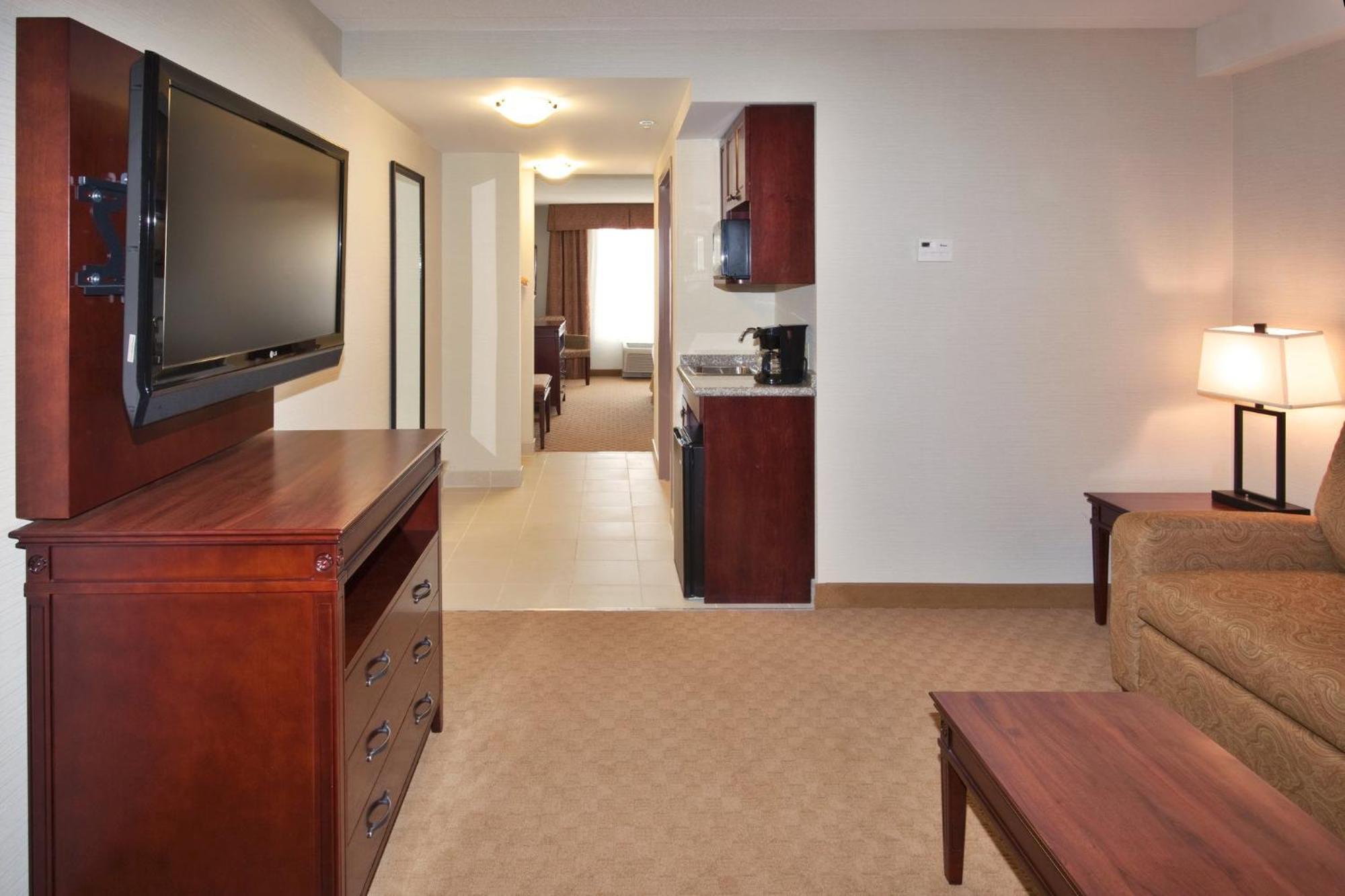 Holiday Inn Express Hotel & Suites Brockville By Ihg Exterior photo